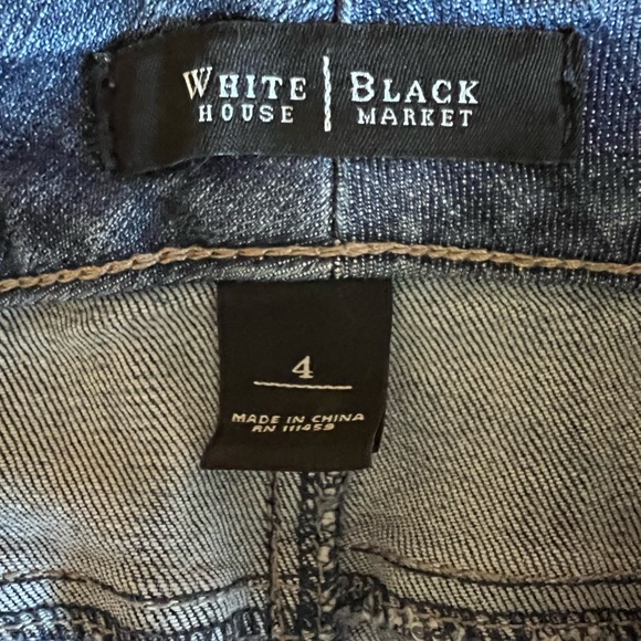 Denim skirt like new. No signs of wear and tear. Size 4 - Picture 3 of 3